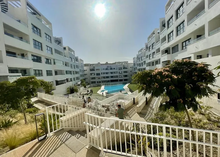 Downtown Estepona, Pool And Apartment *