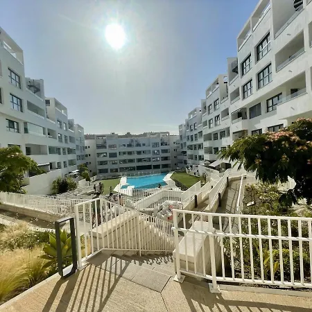 Daire Downtown Estepona, Pool And *