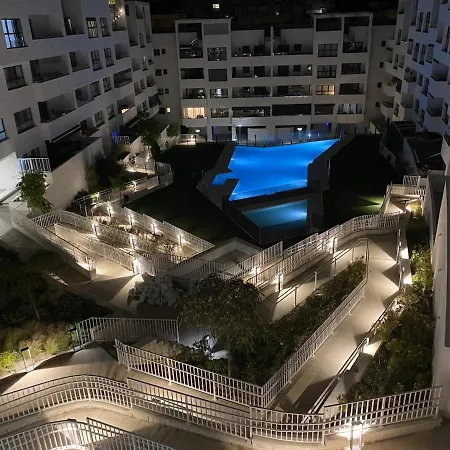 Downtown Estepona, Pool And شقة